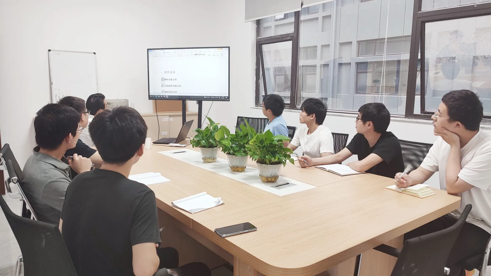 A design review under way in the Rongpin meeting room.